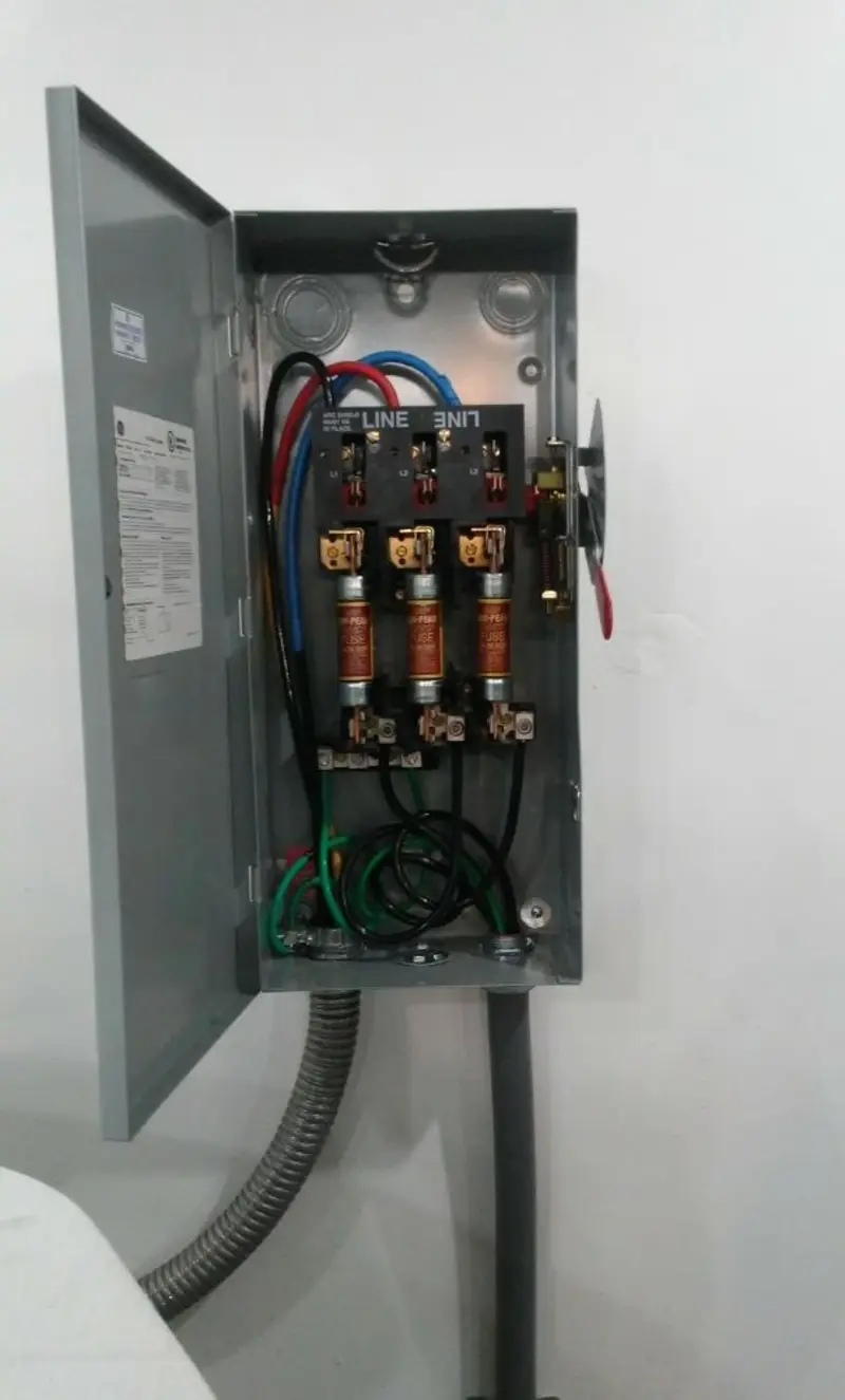 Three-phase disconnect switch installed for Electrical Wiring & Rewiring in Manitowoc